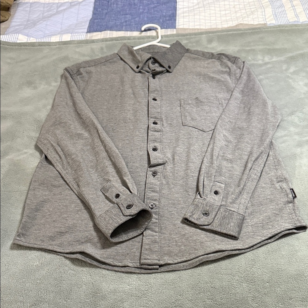 Kenneth Cole Gray Casual Button Down Shirt: EXCELLENT CONDITION
